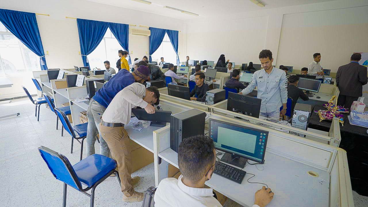 Tawakkol Karman Foundation fulfills its promise with new computer lab at Taiz University